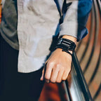 Montre binaire pour hommes, style bracelet en acier inoxydable avec LED, lumière bleue, sportive, plaquée sous vide, élégante